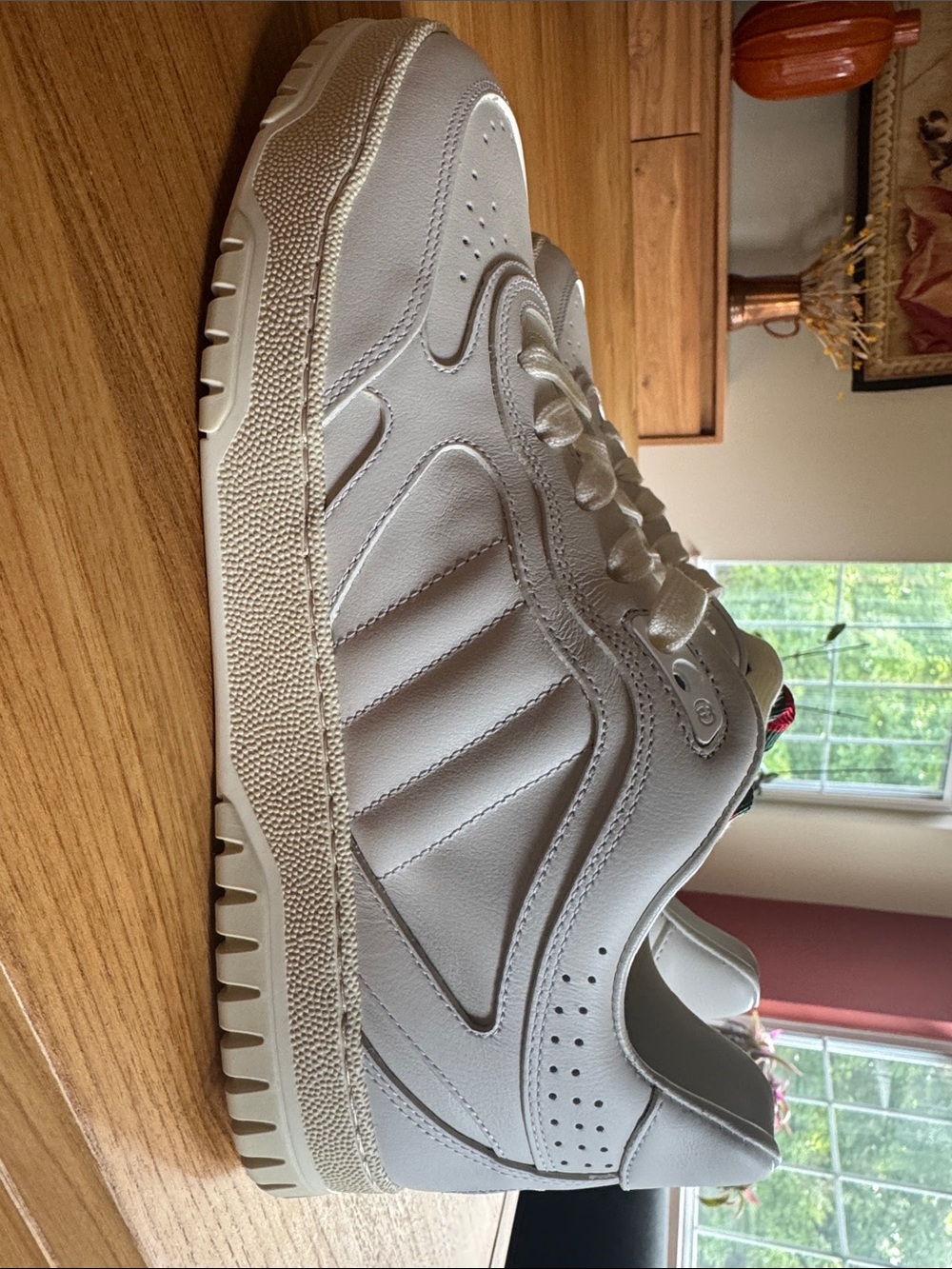 Gucci Women’s Re Web Low Top Sneakers - Picture 3 of 9